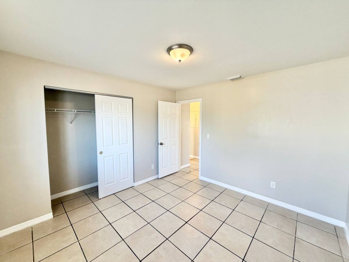 Apartment for rent at 1800-1880 Sunshine Blvd, Naples, FL 34116