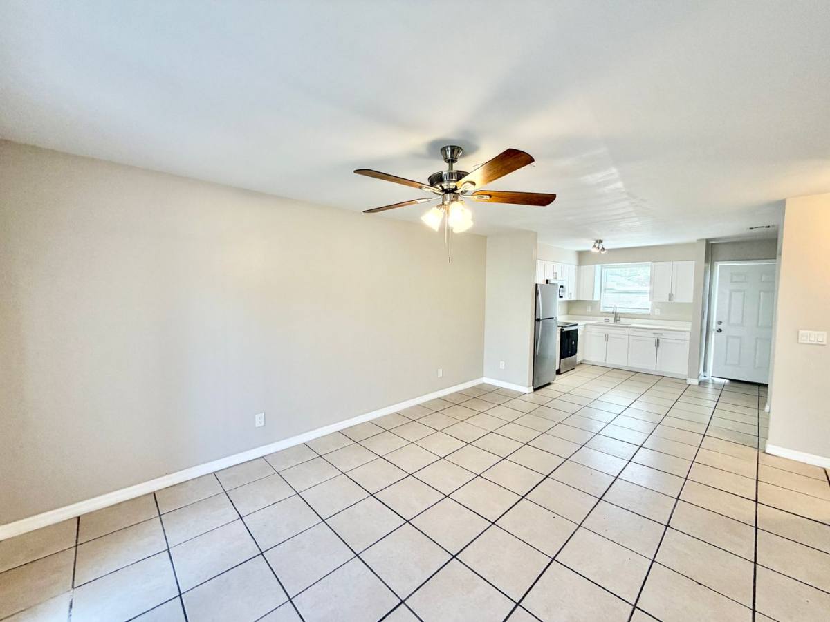Apartment for rent at 1800-1880 Sunshine Blvd, Naples, FL 34116