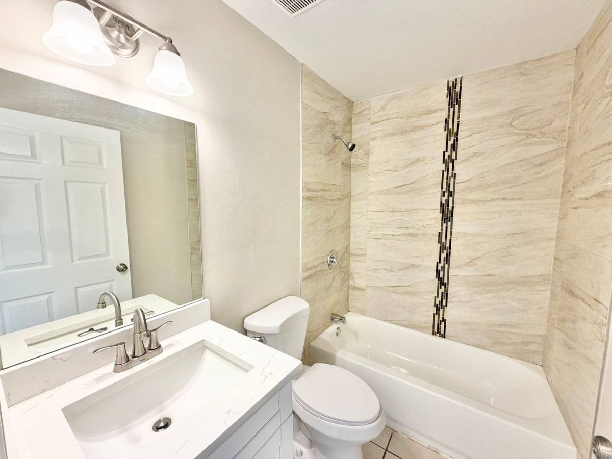 Apartment for rent at 1800-1880 Sunshine Blvd, Naples, FL 34116