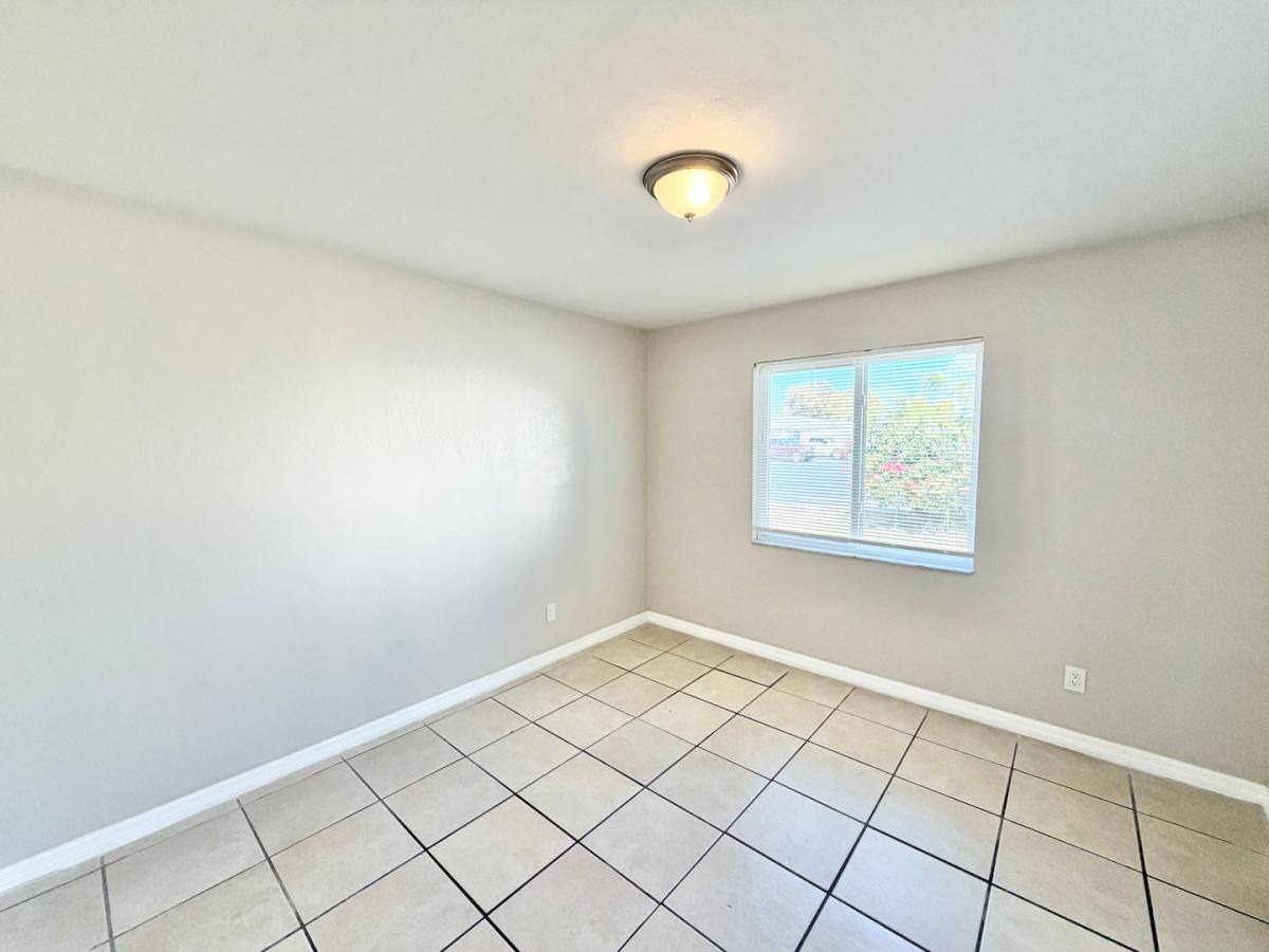 Apartment for rent at 1800-1880 Sunshine Blvd, Naples, FL 34116