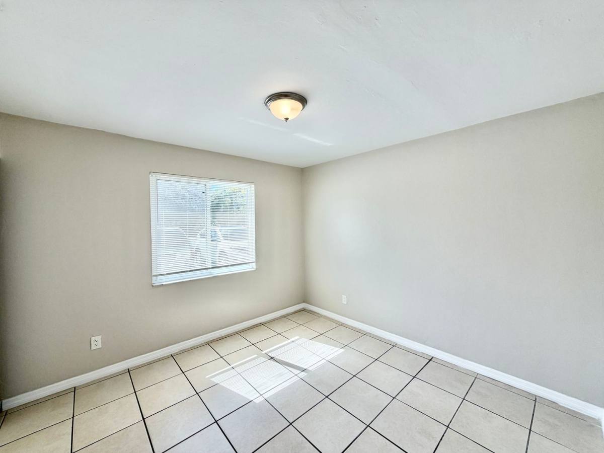Apartment for rent at 1800-1880 Sunshine Blvd, Naples, FL 34116