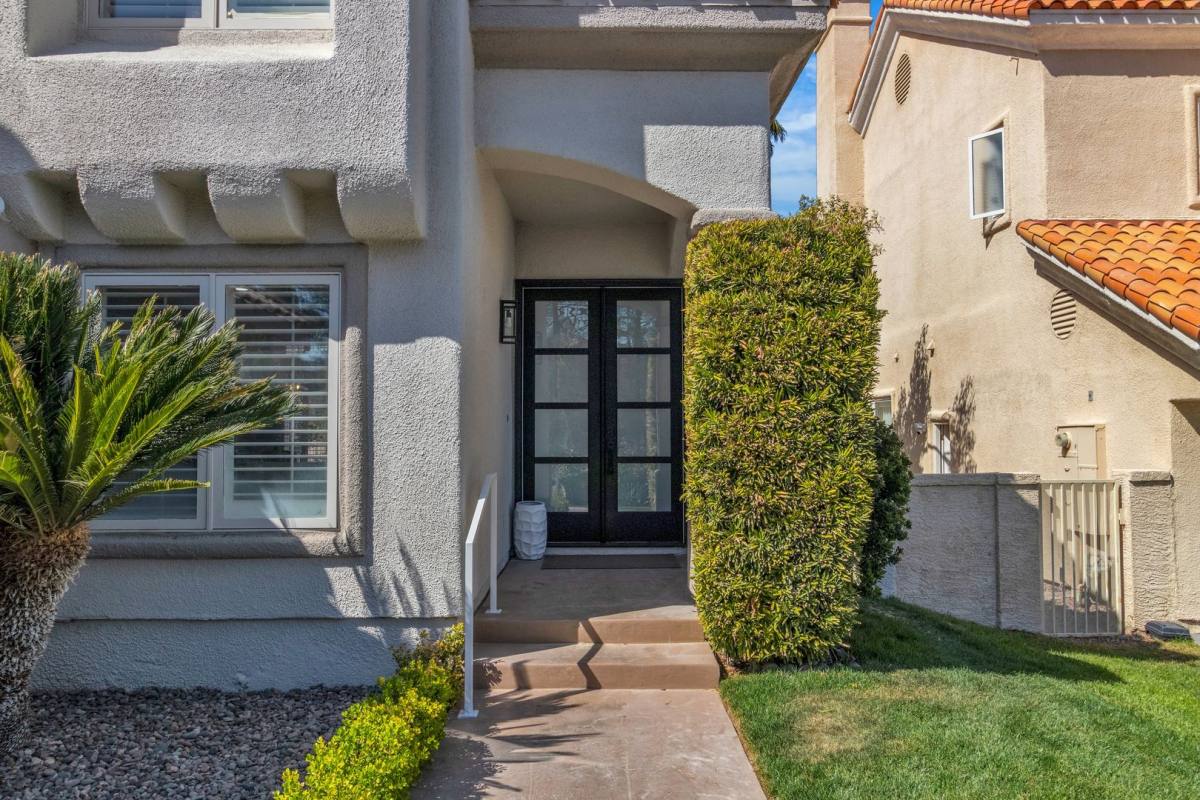 House for rent at 8848 Rainbow Ridge Dr, Las Vegas, NV 89117