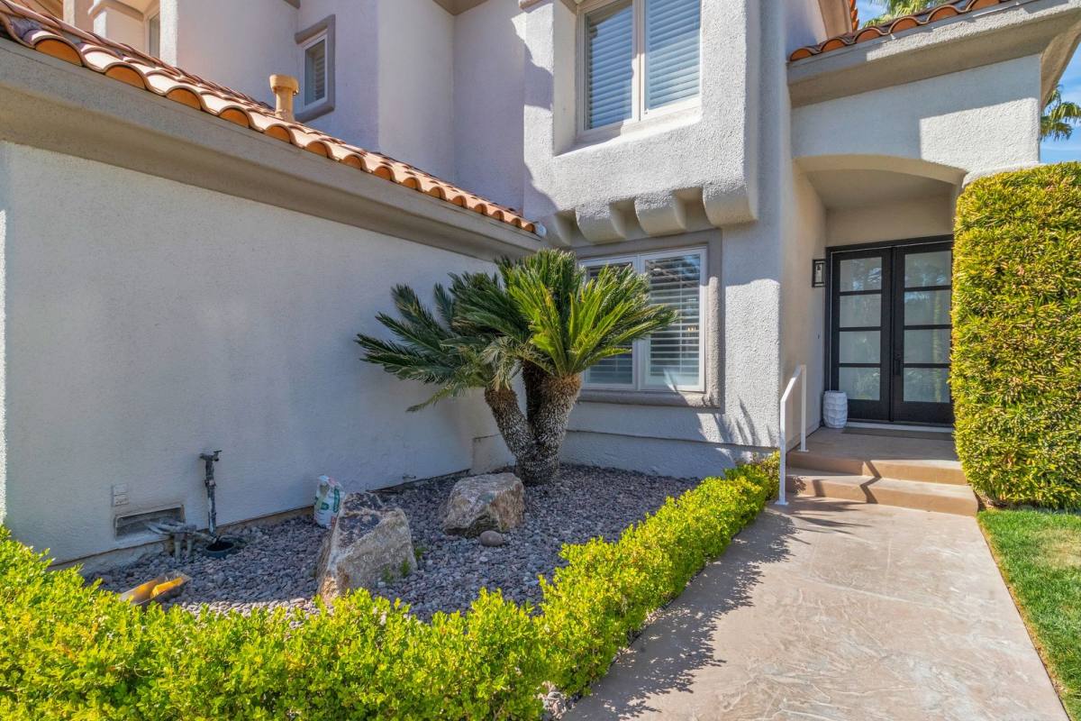 House for rent at 8848 Rainbow Ridge Dr, Las Vegas, NV 89117