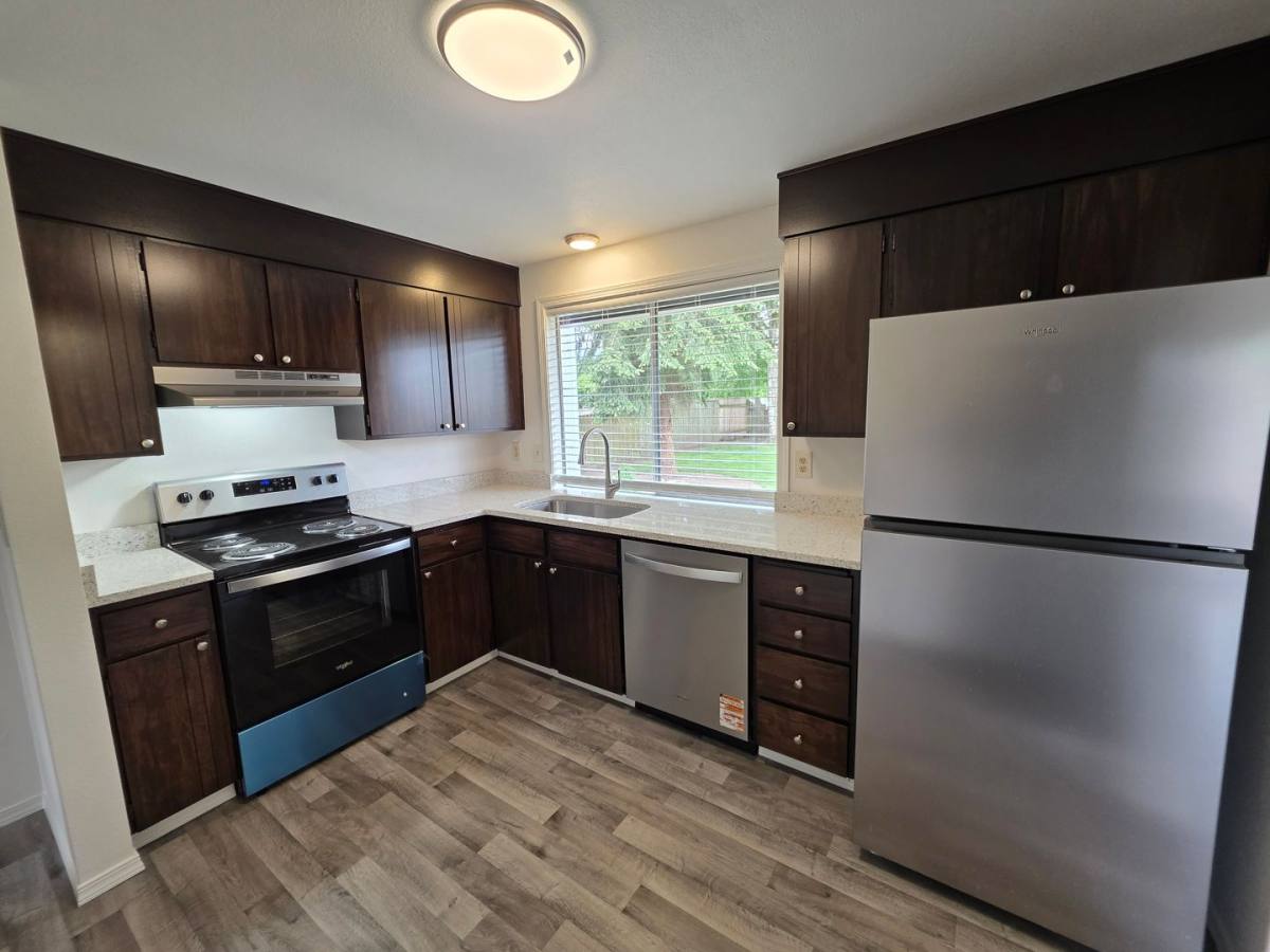 House for rent at 21627 127th Place SE, Kent, WA 98031