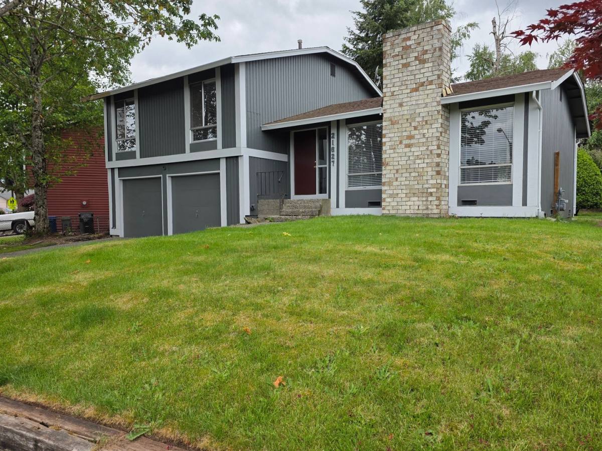 House for rent at 21627 127th Place SE, Kent, WA 98031