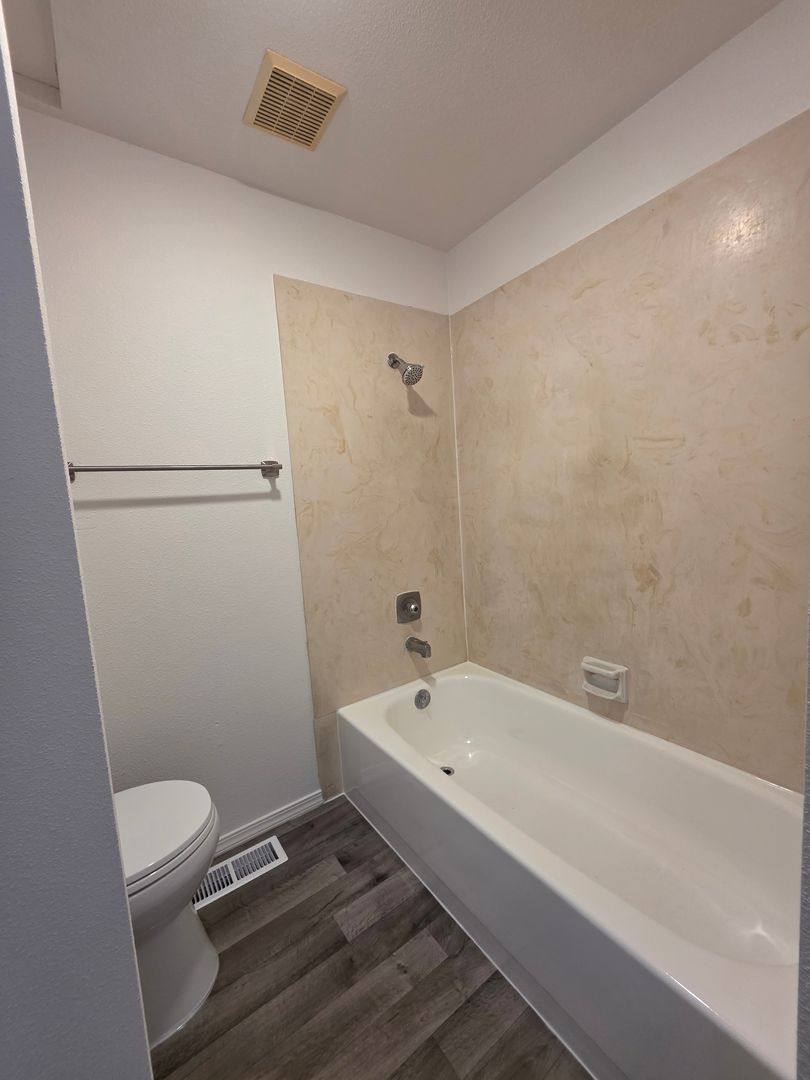 House for rent at 21627 127th Place SE, Kent, WA 98031