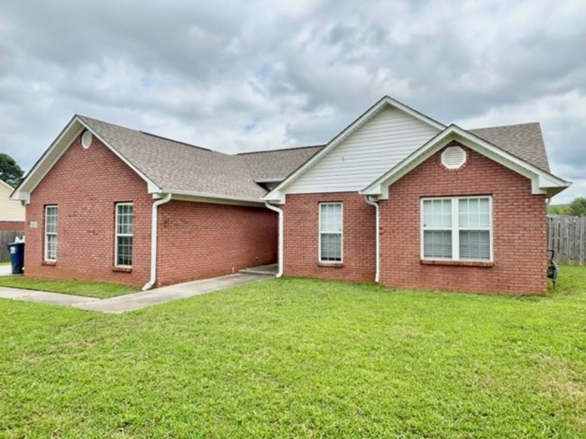 House for rent at 4429 Maysville Rd, Huntsville, AL 35811