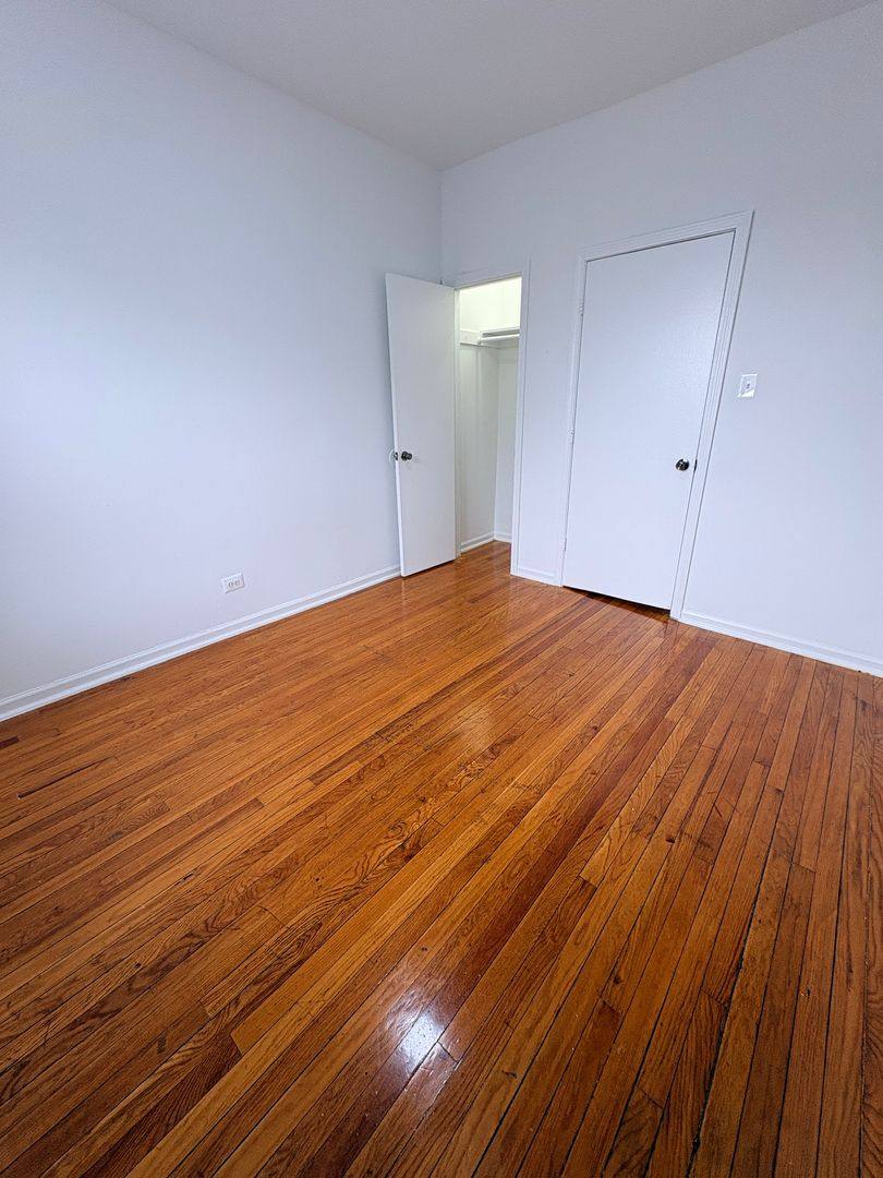 Apartment for rent at 4945 W Monroe St, Chicago, IL 60644