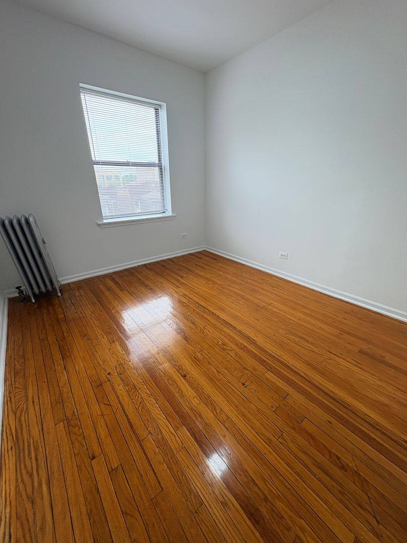Apartment for rent at 4945 W Monroe St, Chicago, IL 60644