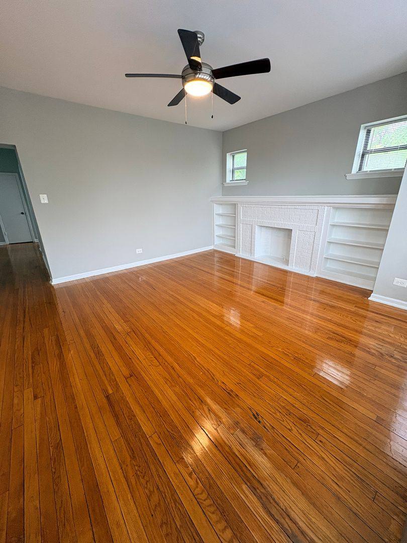 Apartment for rent at 4945 W Monroe St, Chicago, IL 60644