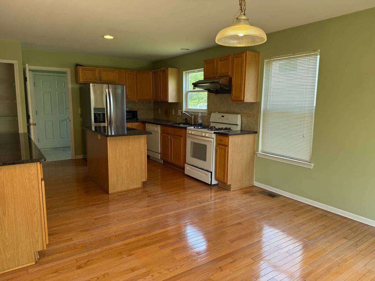 Condo for rent at 4674 Carter Place, Ypsilanti, MI 48197