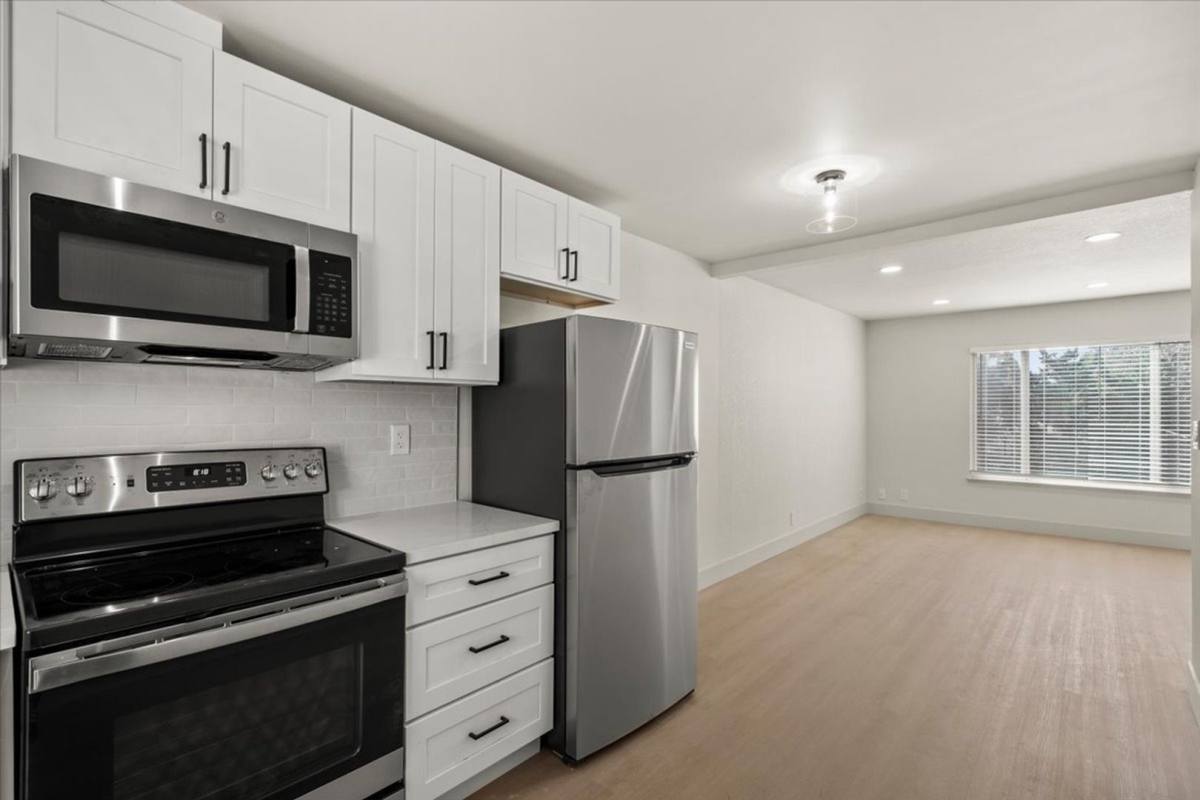 Apartment for rent at 215 W Olive Ave, Sunnyvale, CA 94086