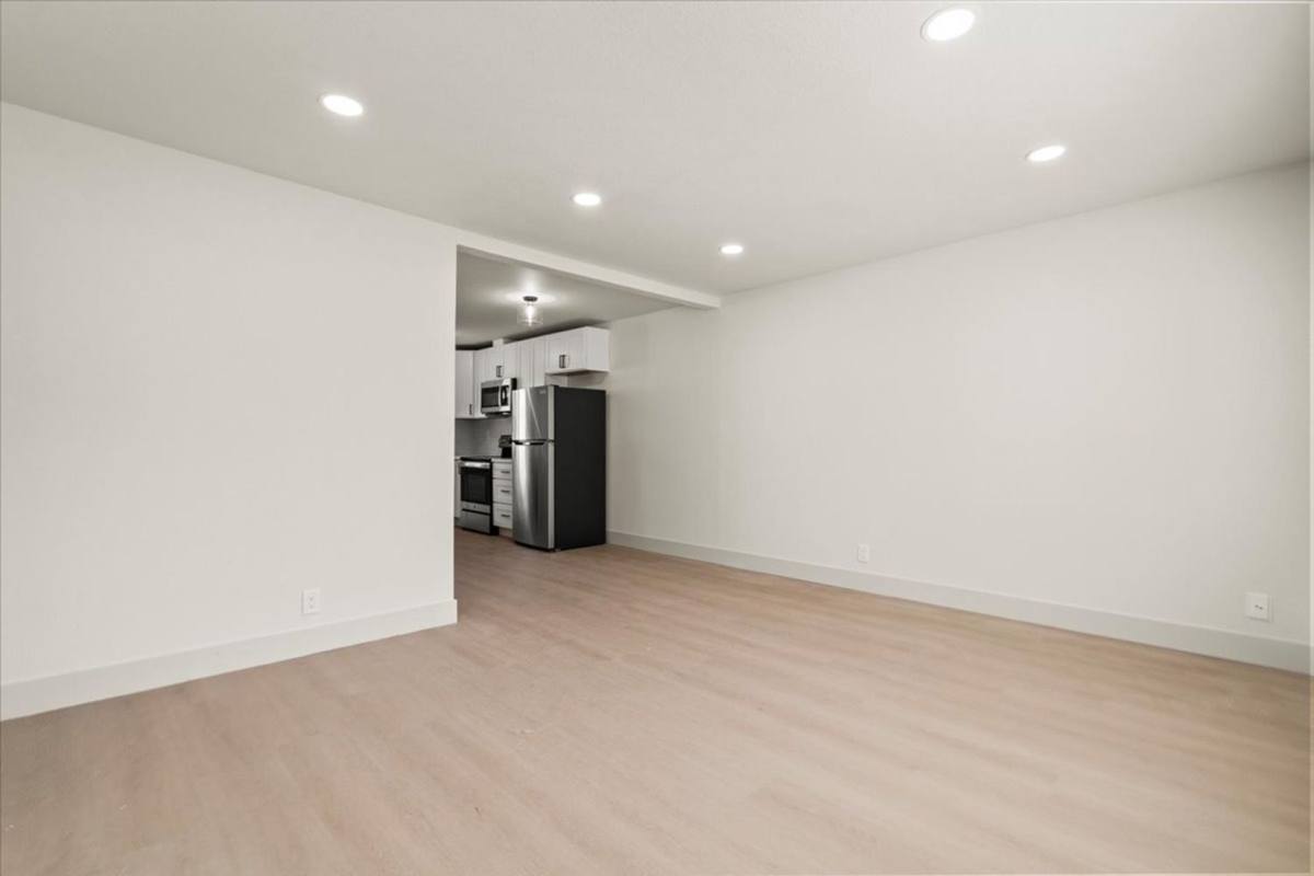 Apartment for rent at 215 W Olive Ave, Sunnyvale, CA 94086