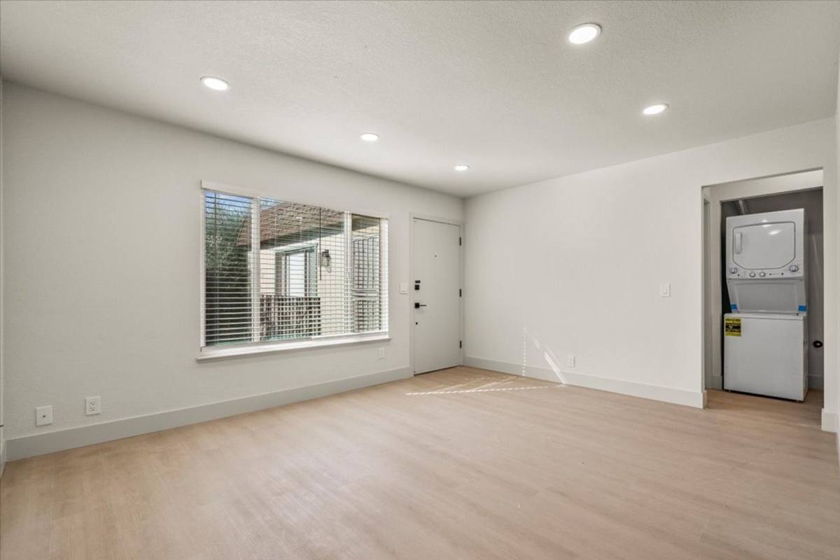 Apartment for rent at 215 W Olive Ave, Sunnyvale, CA 94086