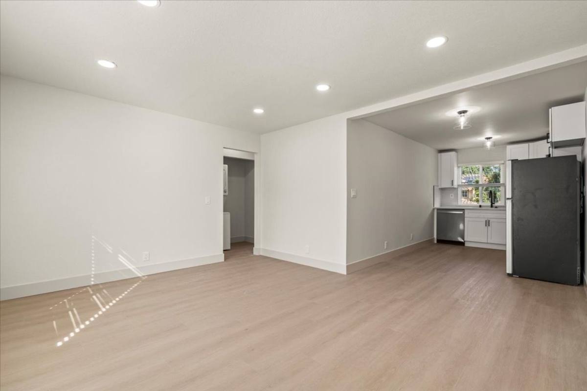 Apartment for rent at 215 W Olive Ave, Sunnyvale, CA 94086