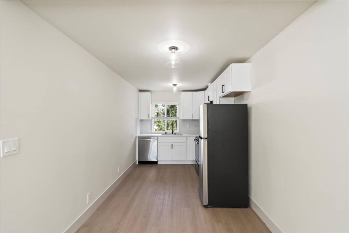 Apartment for rent at 215 W Olive Ave, Sunnyvale, CA 94086
