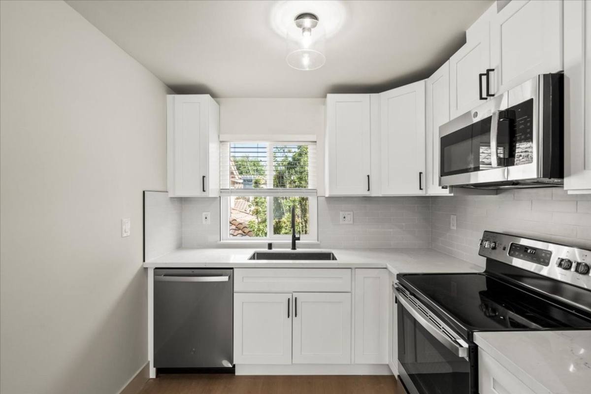 Apartment for rent at 215 W Olive Ave, Sunnyvale, CA 94086
