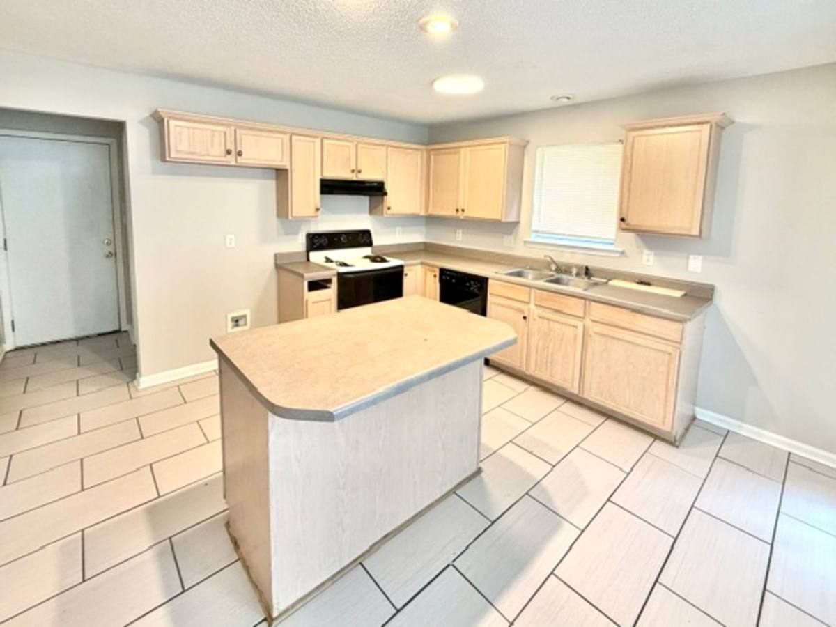 Apartment for rent at 2799 Maggie Woods Place, Arlington, TN 38002