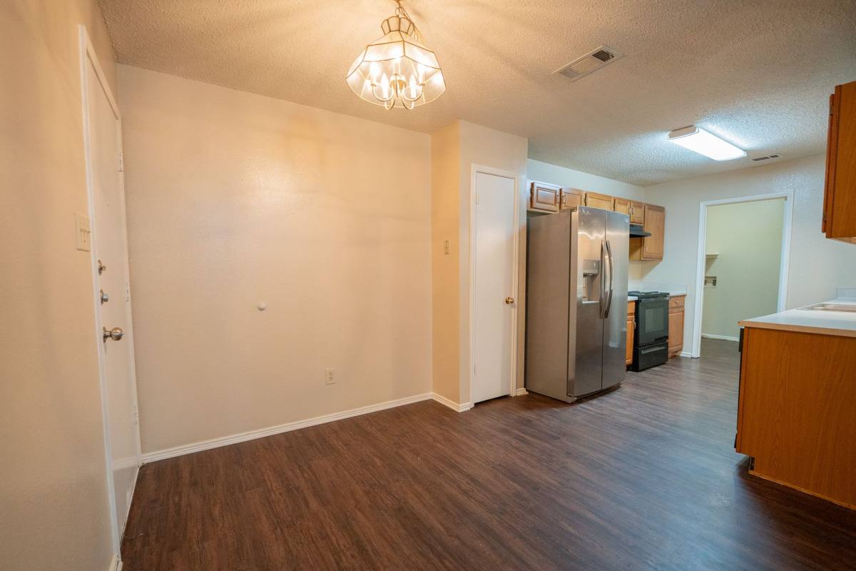 House for rent at 831 Ash Grove Lane, Desoto, TX 75115