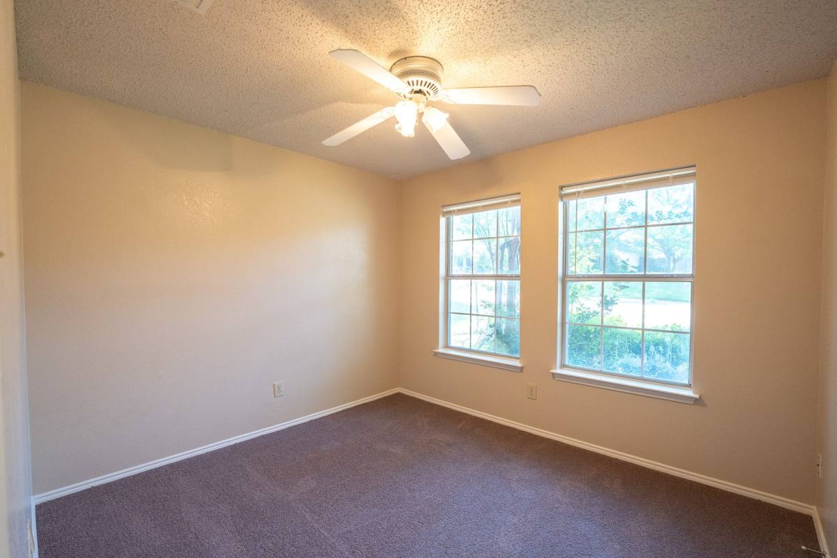 House for rent at 831 Ash Grove Lane, Desoto, TX 75115