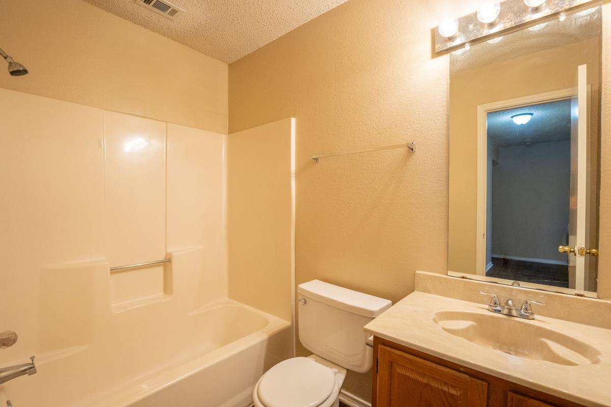 House for rent at 831 Ash Grove Lane, Desoto, TX 75115