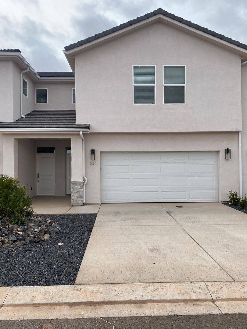Townhouse for rent at 530 E Goldline Dr, Washington, UT 84780