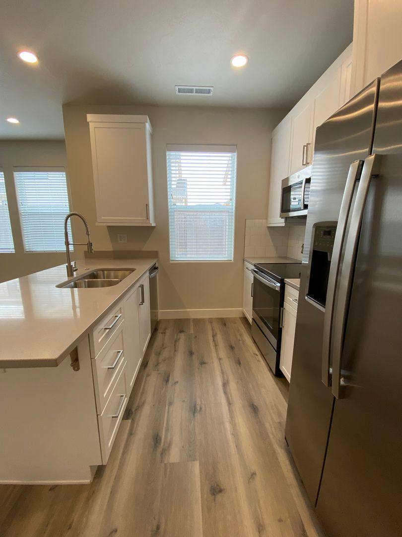 Townhouse for rent at 530 E Goldline Dr, Washington, UT 84780