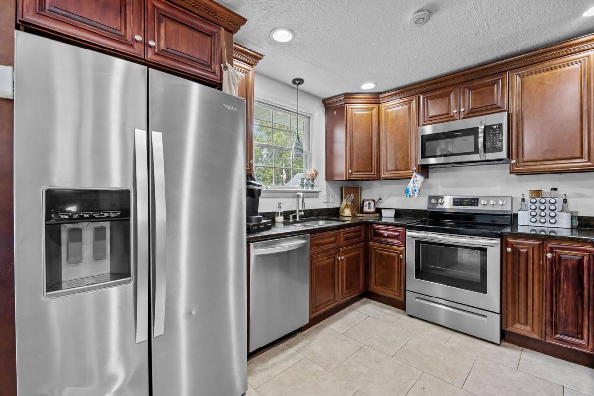 House for rent at 2001 Angora Dr, Chesapeake, VA 23325