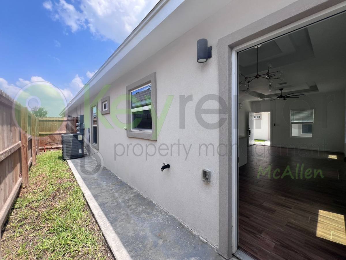 House for rent at 1000 N Woodson Ave, Edinburg, TX 78541