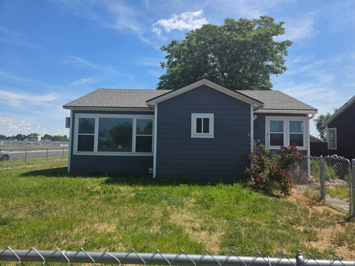 House for rent at 1003 W Cascade, Moses Lake, WA 98837