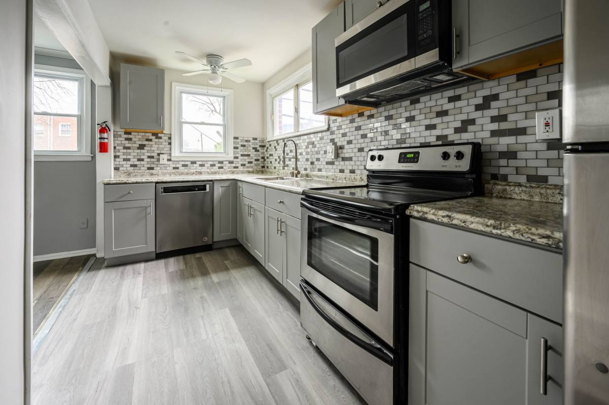 House for rent at 1019 Taylor Dr, Folcroft, PA 19032