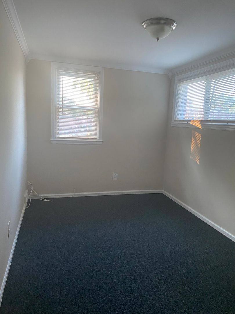 House for rent at 1019 Taylor Dr, Folcroft, PA 19032