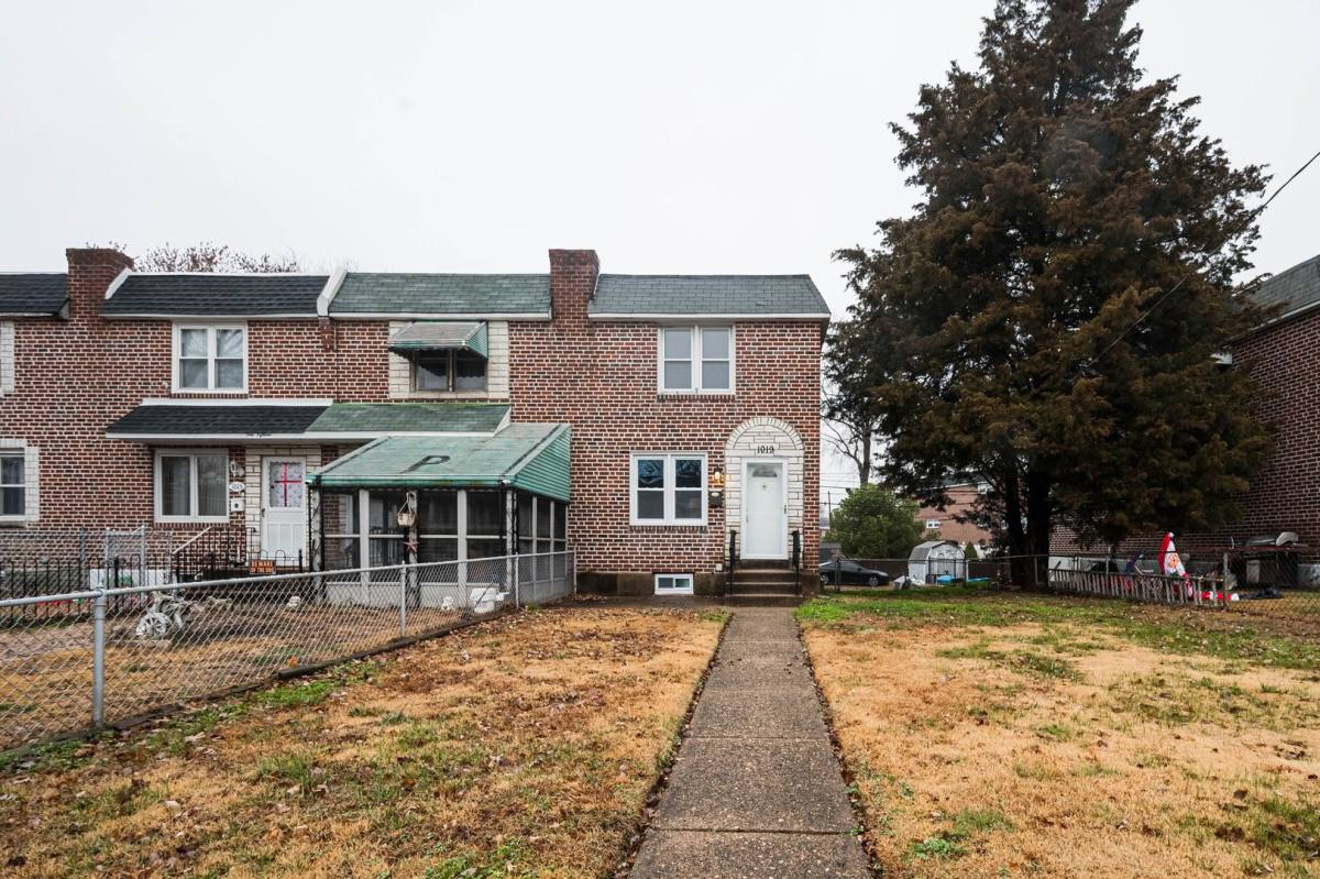 House for rent at 1019 Taylor Dr, Folcroft, PA 19032