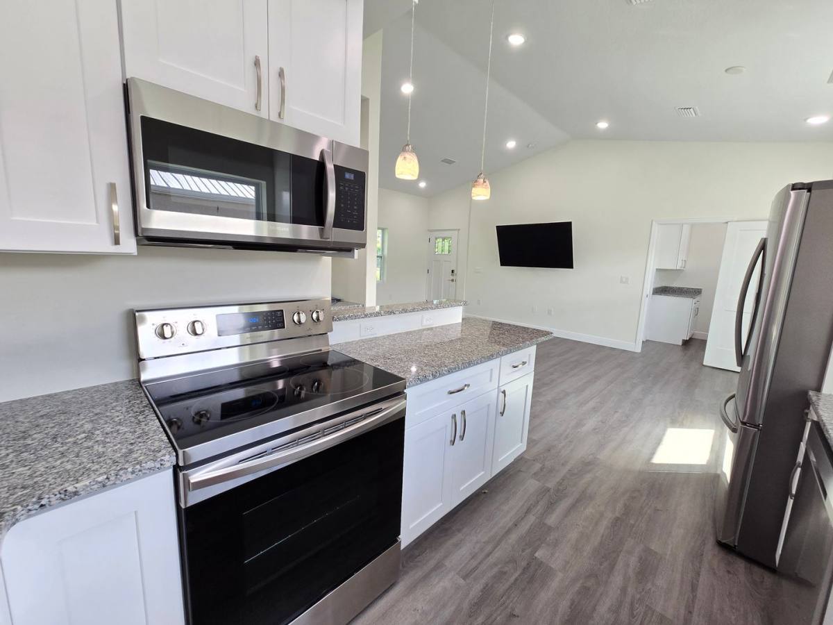House for rent at 4966 Andrew Ave, Sarasota, FL 34233
