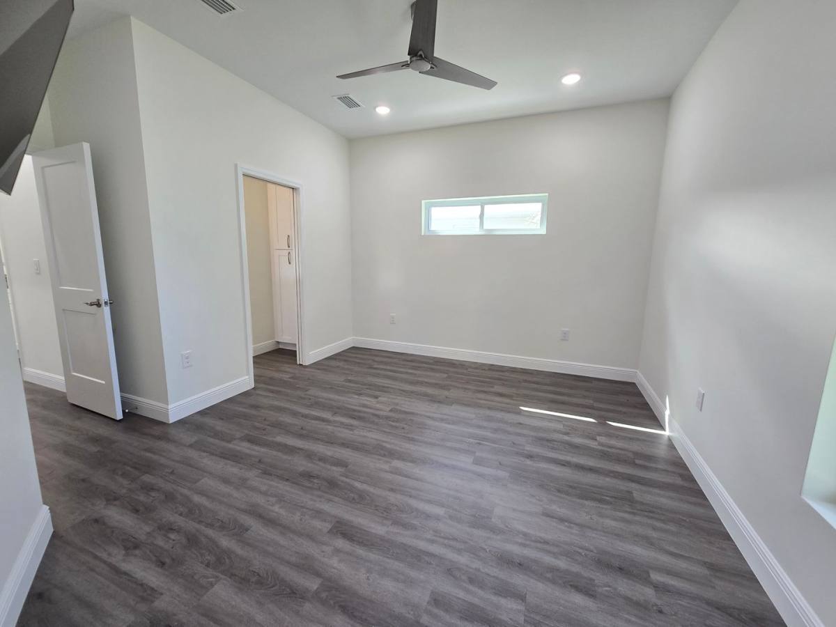 House for rent at 4966 Andrew Ave, Sarasota, FL 34233
