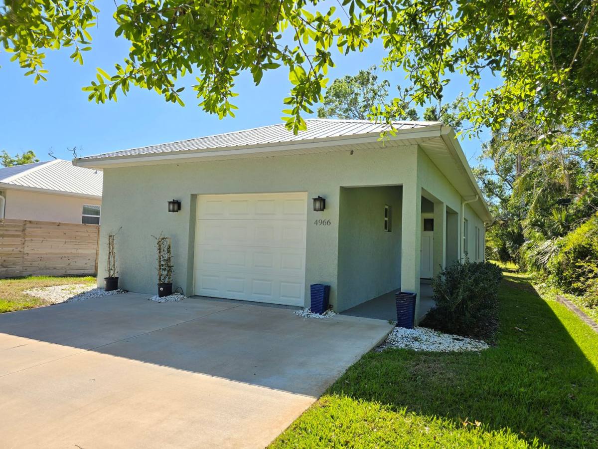 House for rent at 4966 Andrew Ave, Sarasota, FL 34233