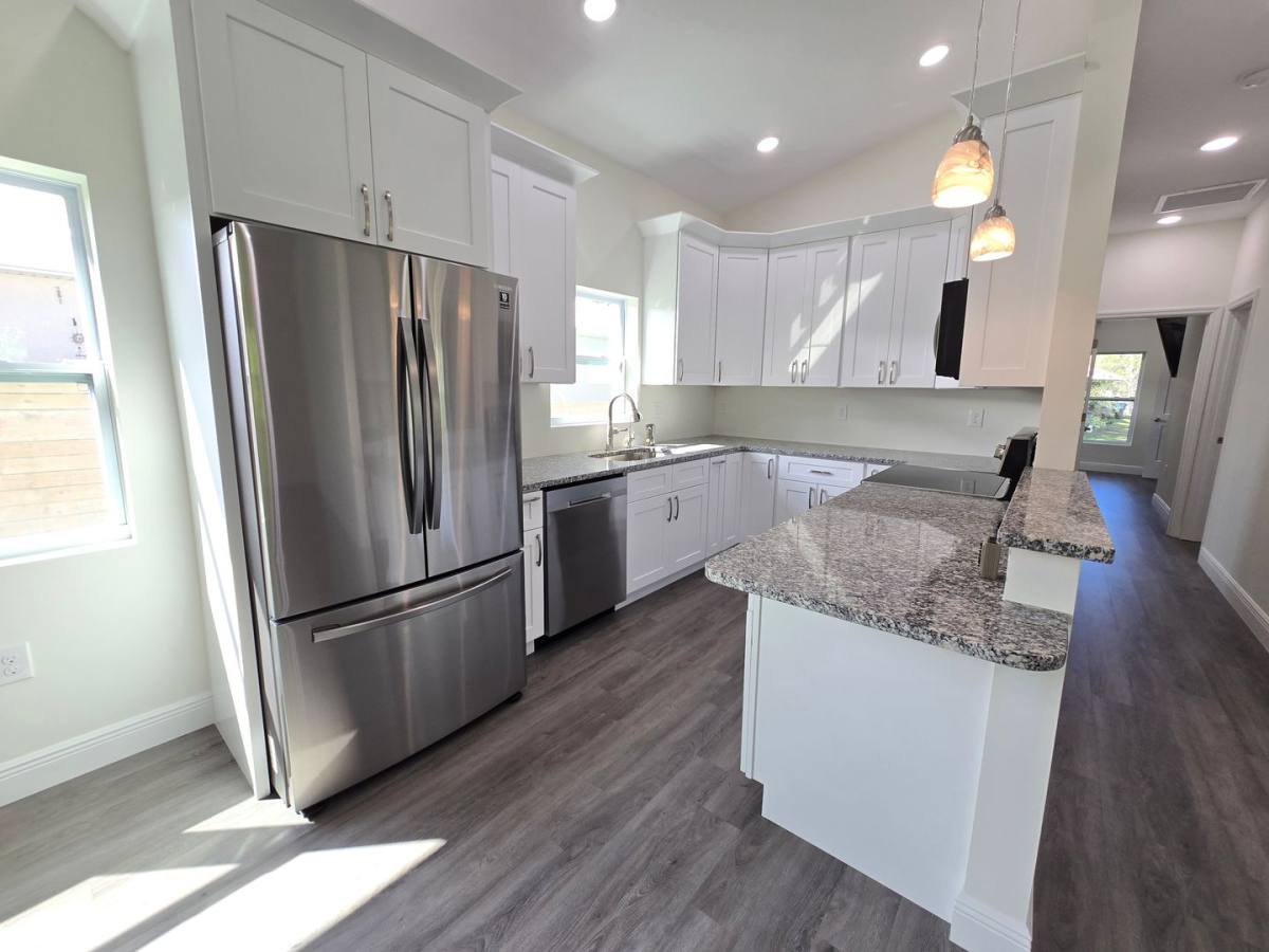 House for rent at 4966 Andrew Ave, Sarasota, FL 34233