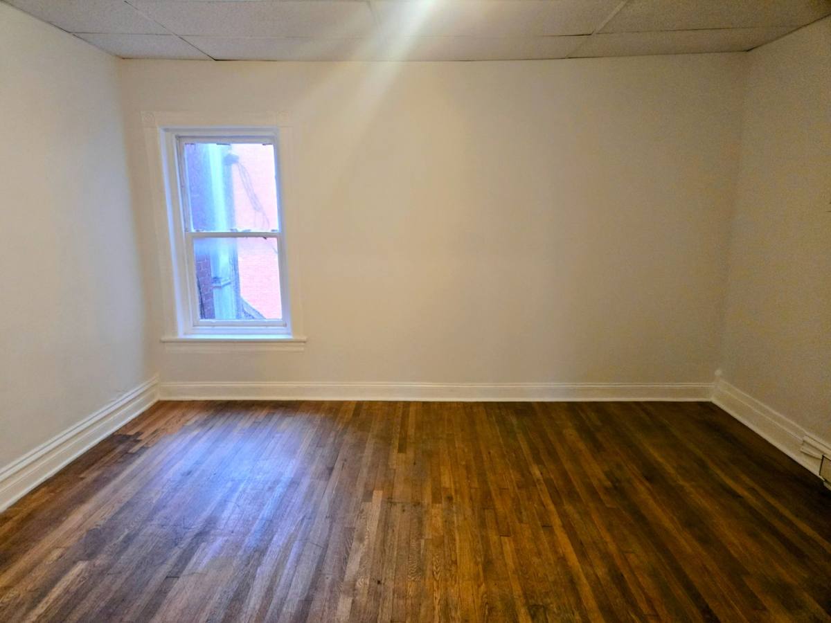 Apartment for rent at 104 N 8th St, Allentown, PA 18102