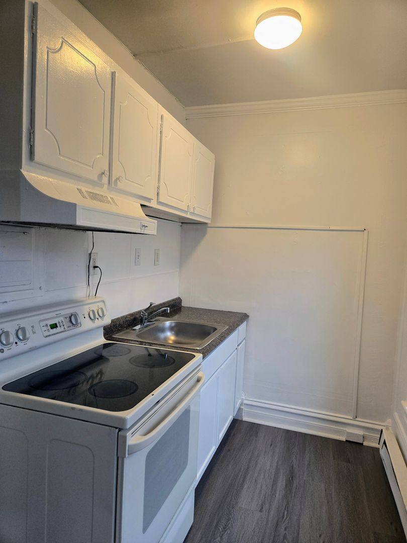 Apartment for rent at 104 N 8th St, Allentown, PA 18102