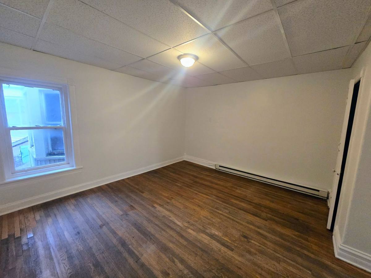 Apartment for rent at 104 N 8th St, Allentown, PA 18102