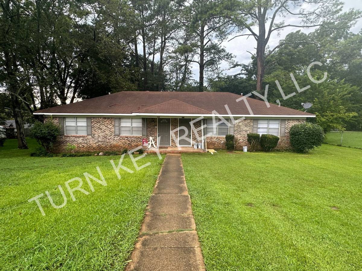 House for rent at 6220 Cole Ave, Pinson, AL 35126