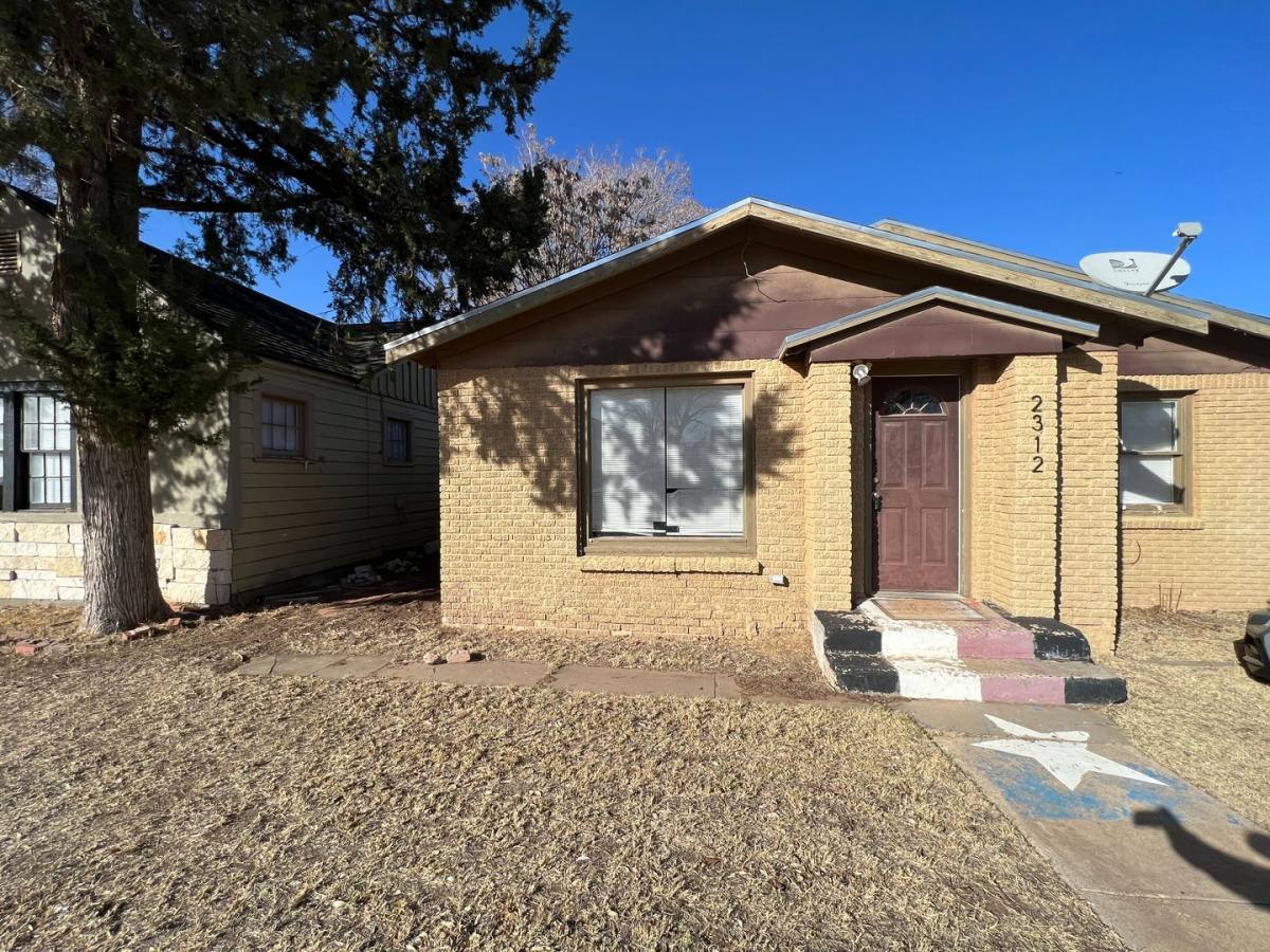 Apartment for rent at 2312 15th, Lubbock, TX 79401