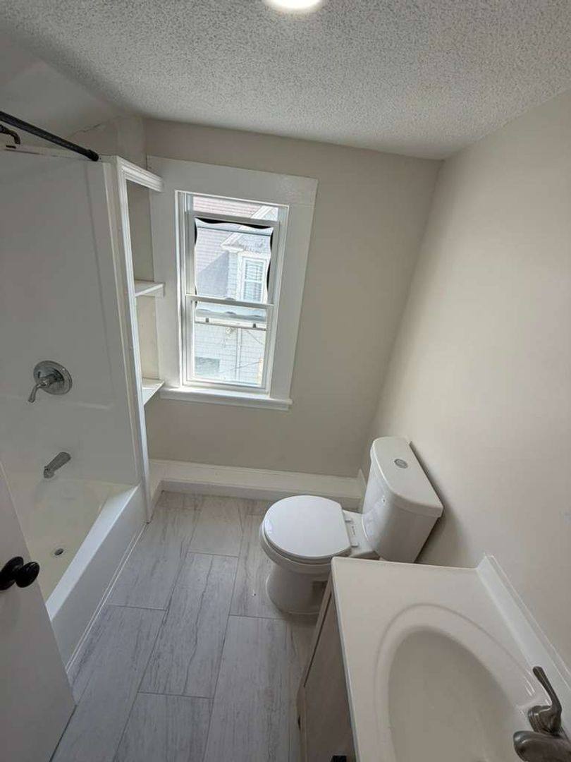 Apartment for rent at 57 Magnolia St, Hartford, CT 06112