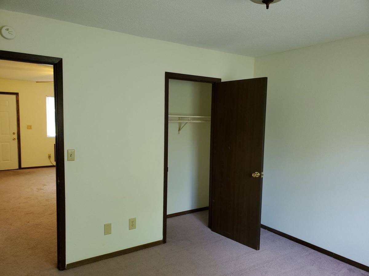 Apartment for rent at 501 N Hickory, De Soto, IL 62924