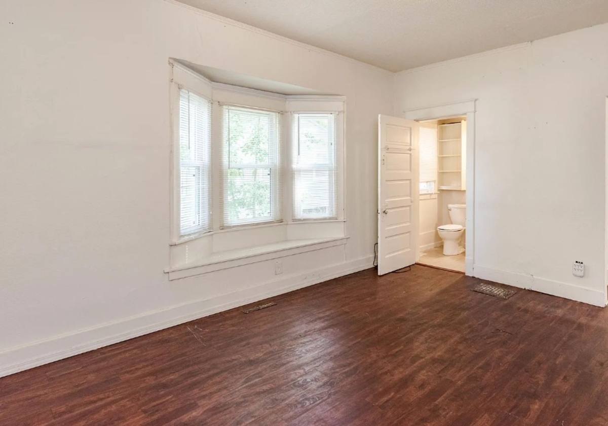 Apartment for rent at 213 Waugh St, Columbia, MO 65201