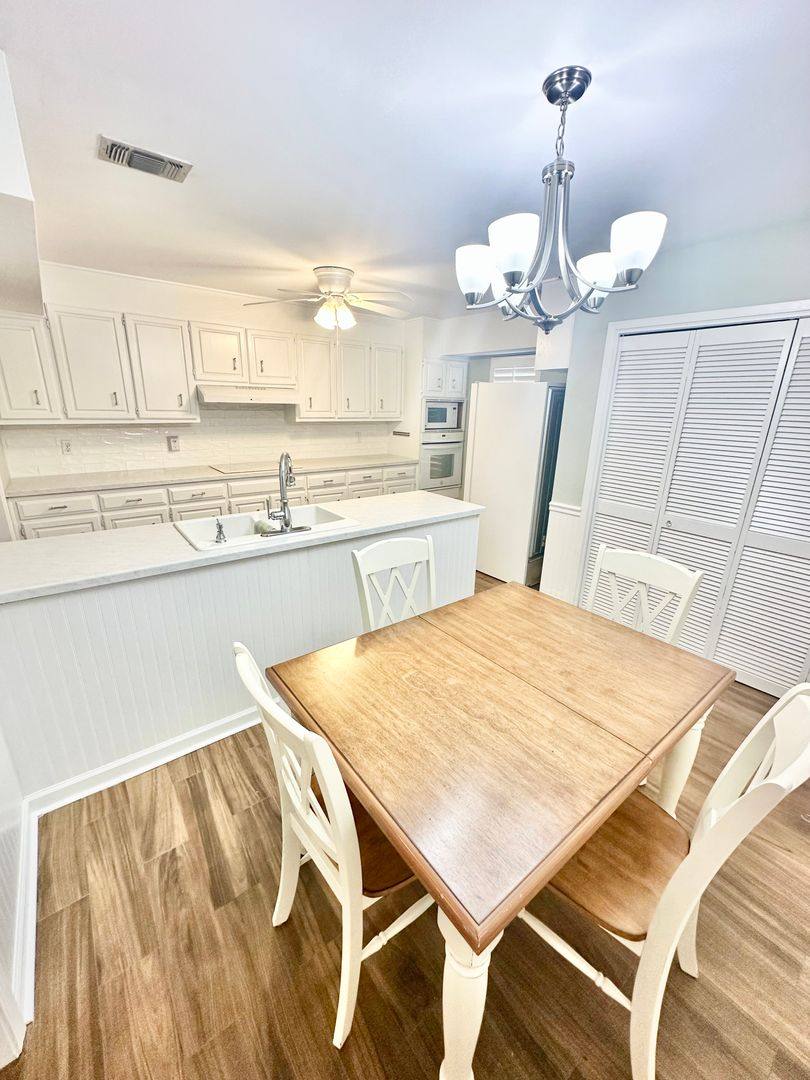 Townhouse for rent at 937 Holbrook Circle, Fort Walton Beach, FL 32547
