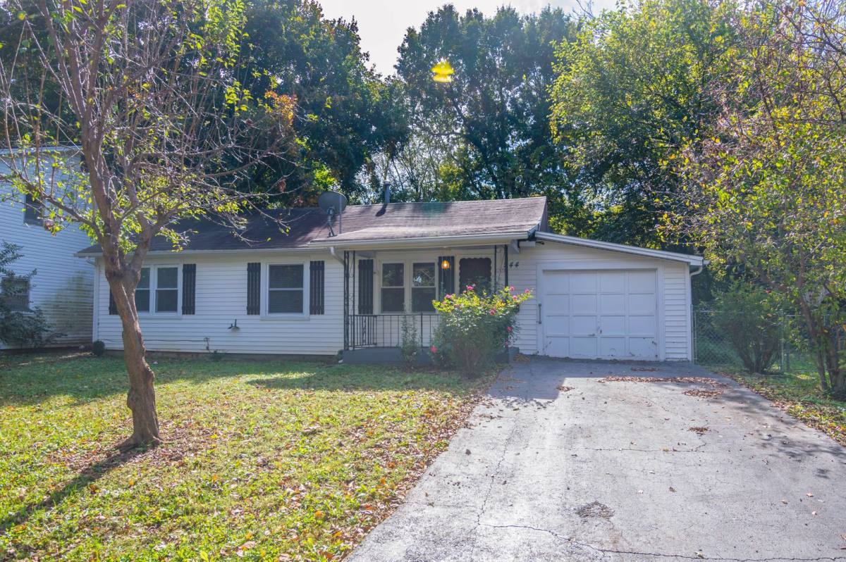 House for rent at 944 W Linwood St, Springfield, MO 65807