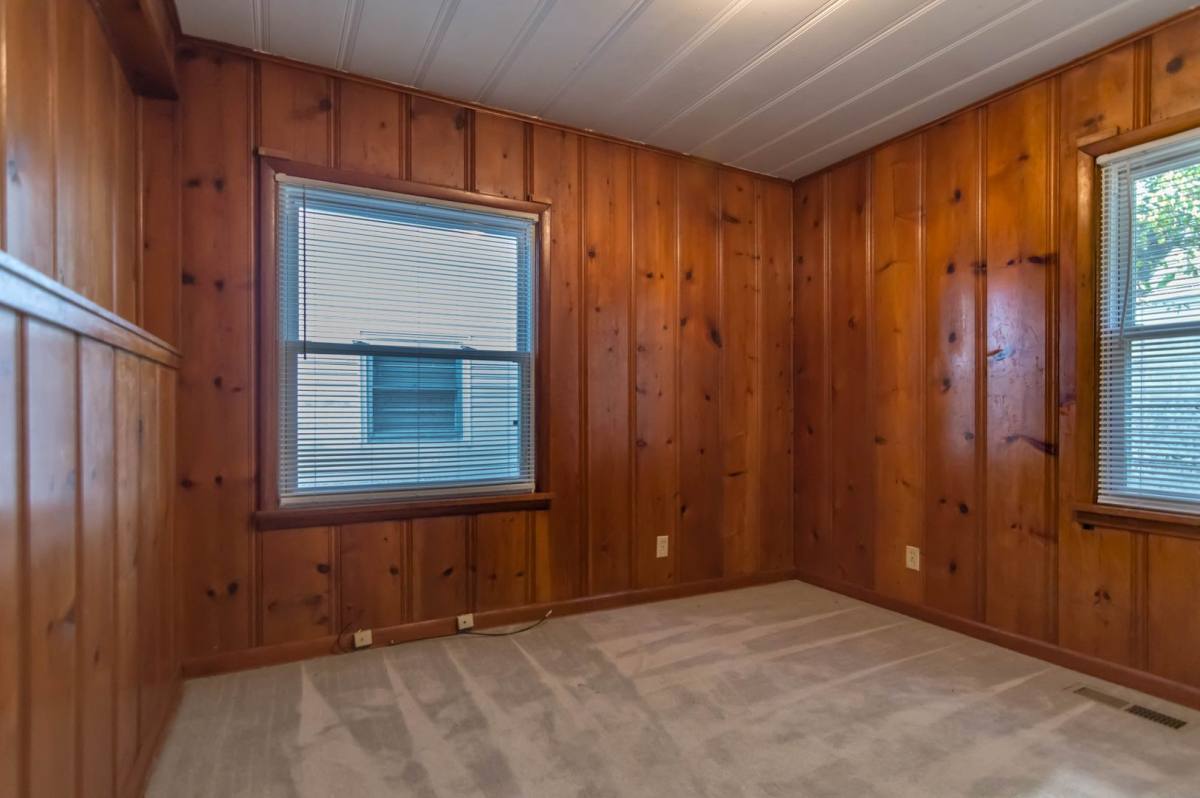 House for rent at 944 W Linwood St, Springfield, MO 65807
