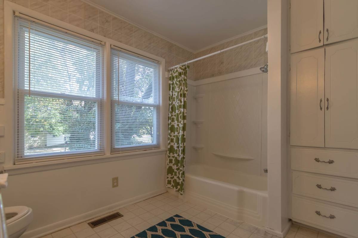 House for rent at 944 W Linwood St, Springfield, MO 65807