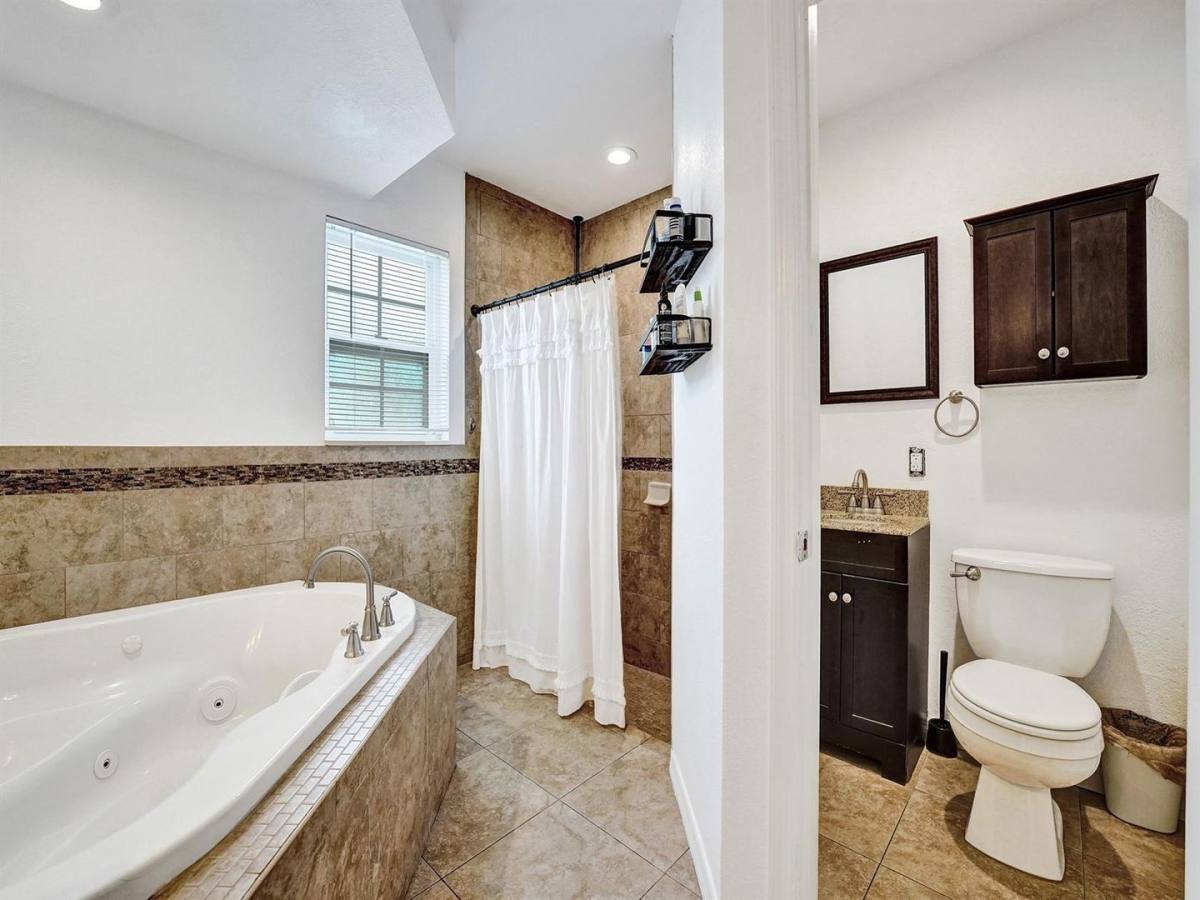 House for rent at 4960 SW 89th Ave, Fort Lauderdale, FL 33328